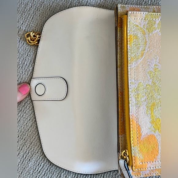 ⭐️ RARE Hayward "Bobby” Jacquard Clutch in light pink ⭐️ Hard to find print - Picture 6 of 15